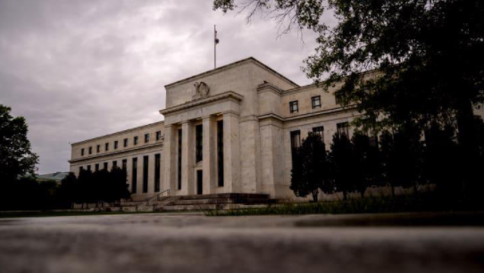 Giới đầu tư chuẩn bị cho khả năng Fed bắt đầu tăng lãi suất sau 2 tháng nữa