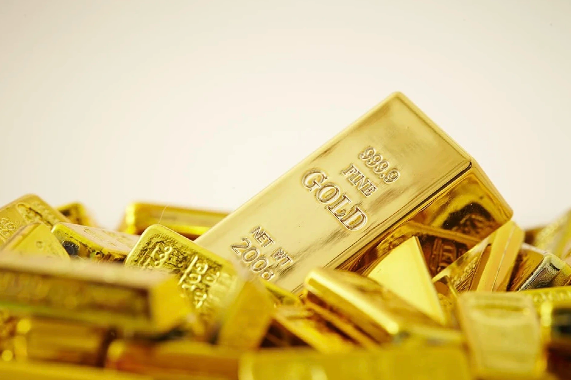 Nhà đầu tư bán tháo vàng