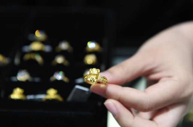 Vàng Nhẫn 9999: Sau phiên hồi phục, vàng nhẫn quay đầu rớt về vùng giá thấp nhất gần 20 ngày