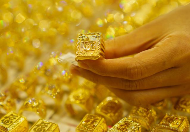 Nhẫn 9999 phiên 8/5: Vàng nhẫn giảm khỏi mức 75,6 triệu đồng, chênh lệch với thế giới duy trì dưới 3 triệu đồng