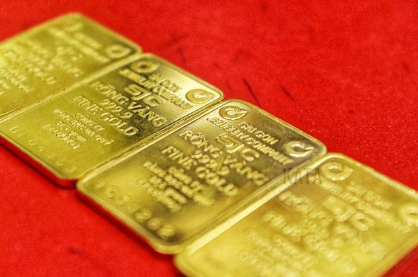 Chính phủ yêu cầu NHNN xử lý ngay tình trạng chênh lệch cao giữa giá vàng trong nước và quốc tế